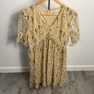 Francesca's‎ Liv Floral Lace Dress V Neck Medium